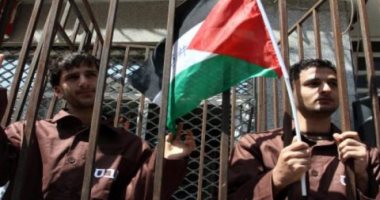 الأسرى الفلسطينيون يواصلون “العصيان” لليوم الـ19 ضد إدارة سجون الاحتلال