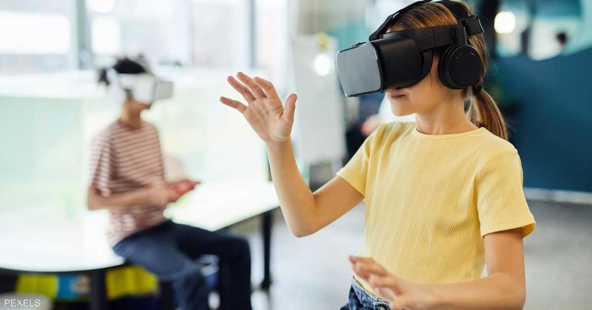 هل يمكن استبدال “السبورة” بنظارات الواقع الافتراضي؟