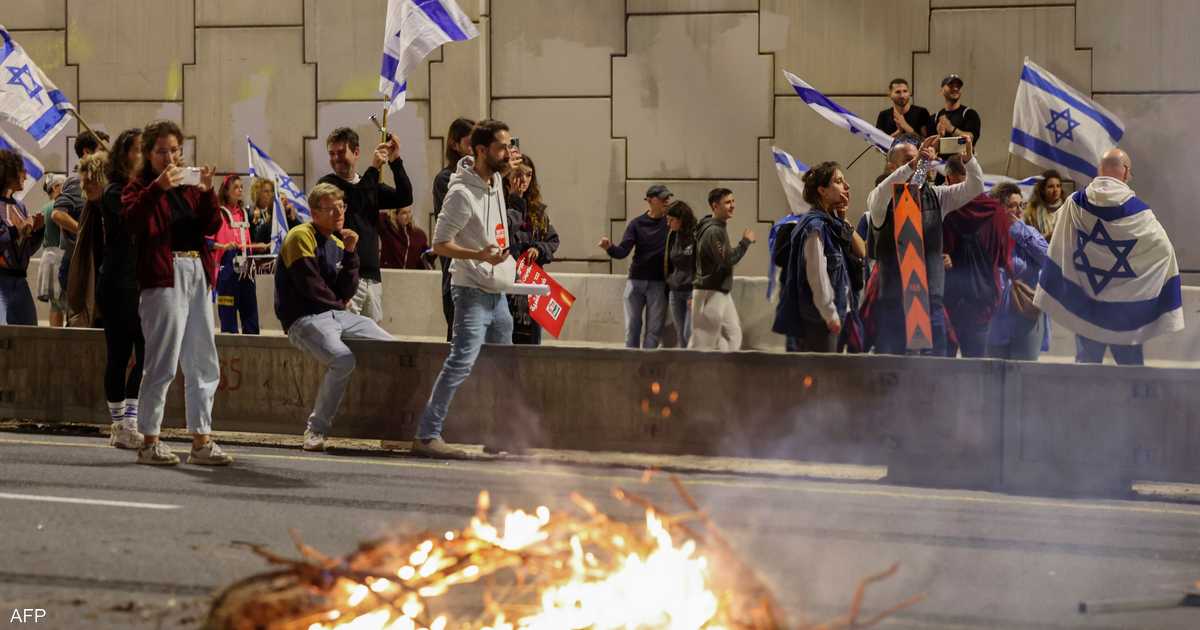 محتجون في إسرائيل يقصدون بيت نتنياهو.. وواشنطن قلقة