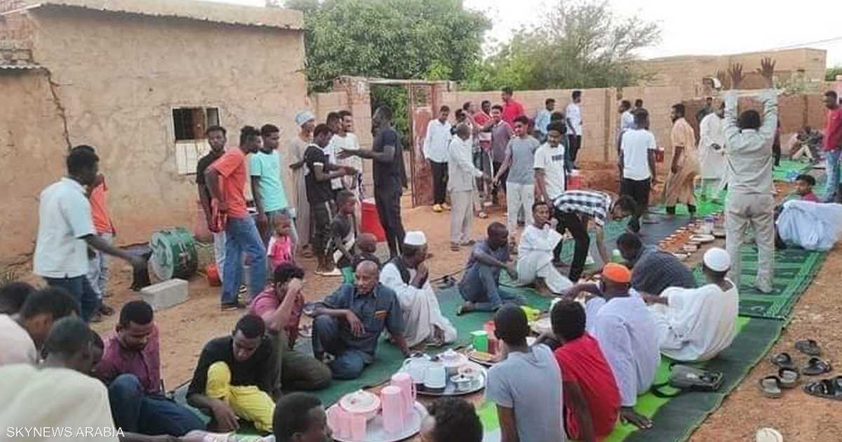 “الجود بالموجود” سلاح السودانيين للحفاظ على “لمة رمضان”