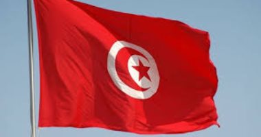 بمناسبة عيد الاستقلال.. وزير داخلية تونس يشرف على موكب تحية العلم