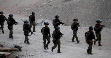 الاحتلال الإسرائيلى يصيب فلسطينيا بالرصاص ويعتقل 11 من الضفة الغربية