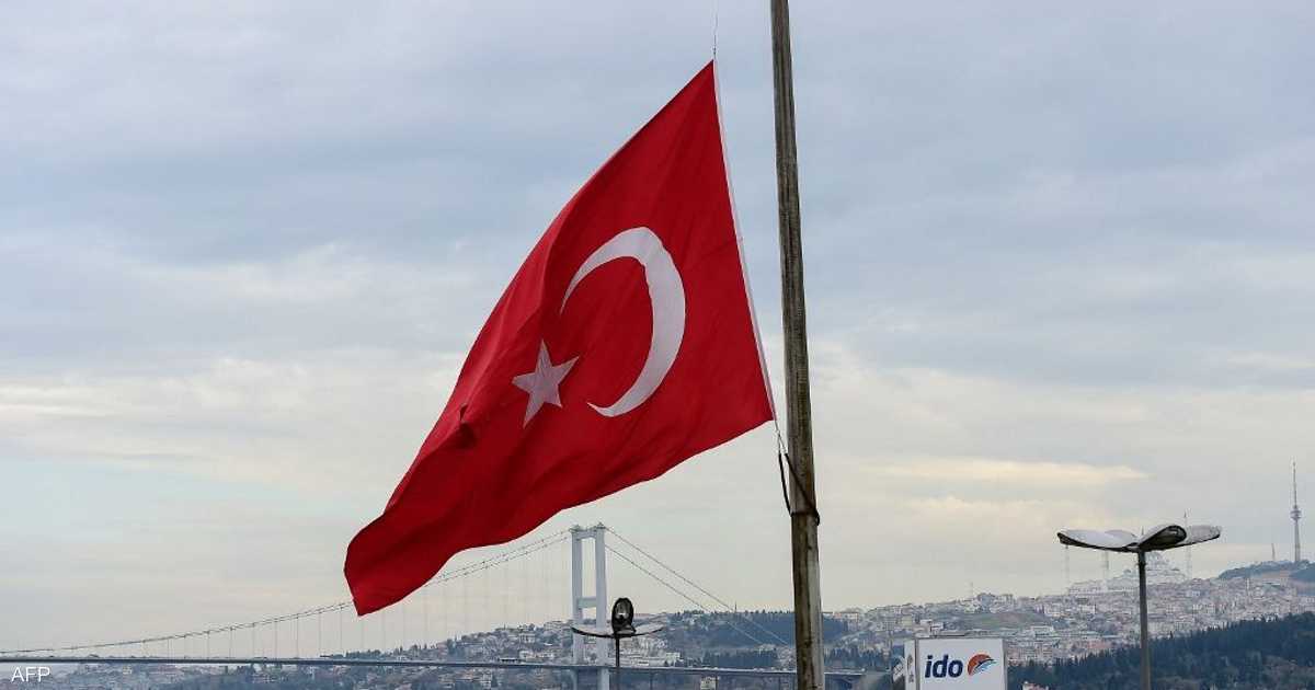 ستاندرد آند بورز تعدل نظرتها المستقبلية لتركيا إلى “سلبية”
