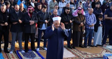 العاهل الأردنى وولى عهده يؤديان صلاة عيد الفطر المبارك بالعقبة