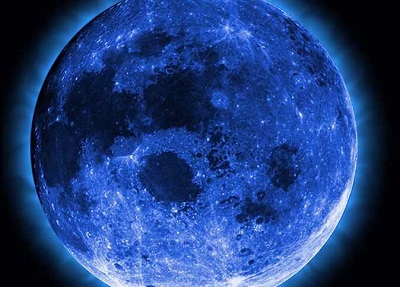 موعد ظهور القمر الأزرق العملاق في مصر